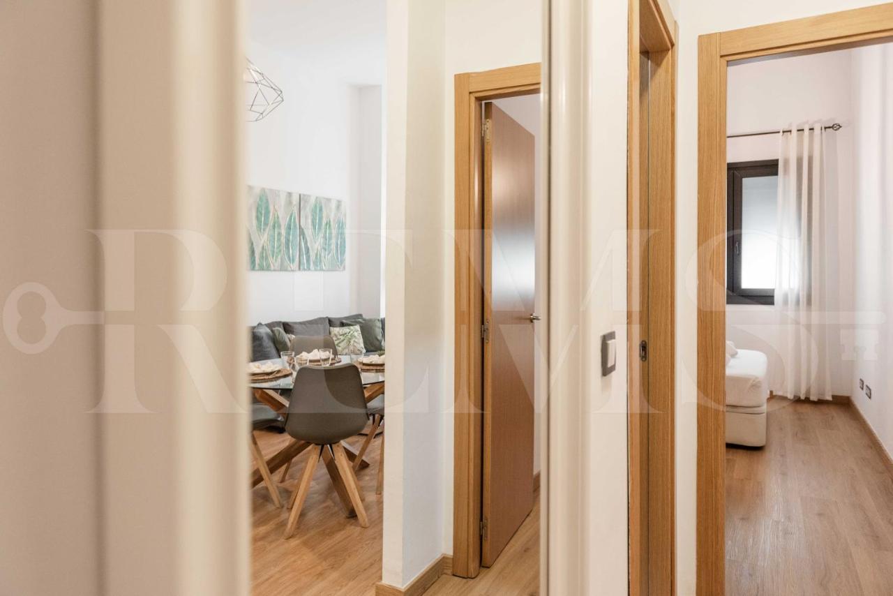 3Br Apartment With Parking And Patio In The Center By Rems Малага Экстерьер фото